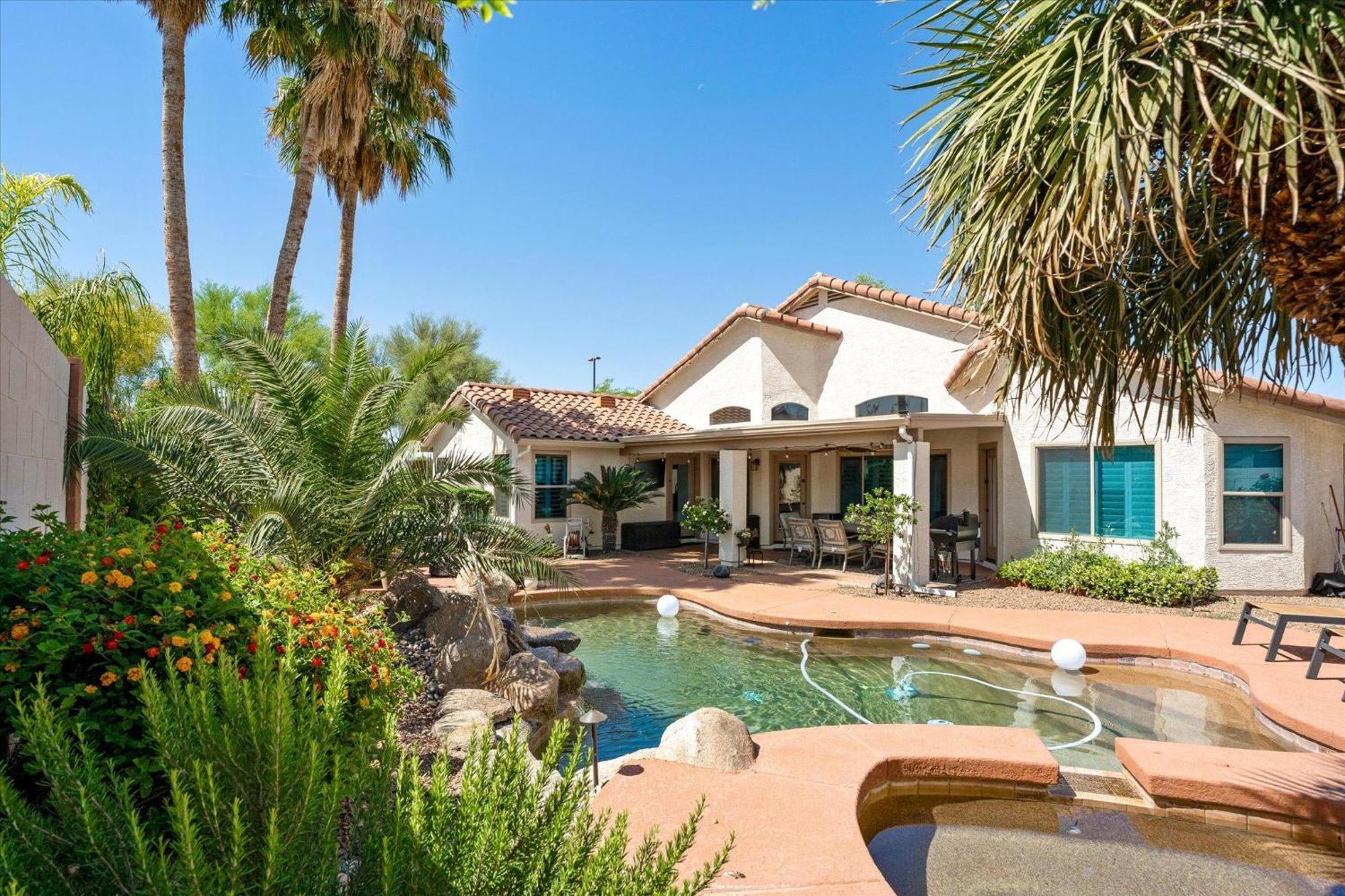 Cobblestone Corner Villa Gilbert Exterior photo